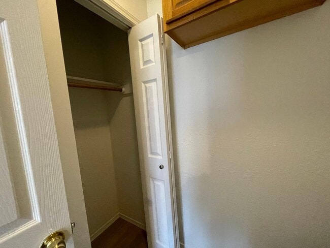 Building Photo - Charming and Updated 1913's Home! Woodstoc...