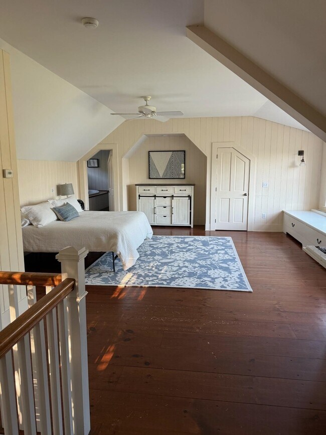 Building Photo - 15 Lake Ave