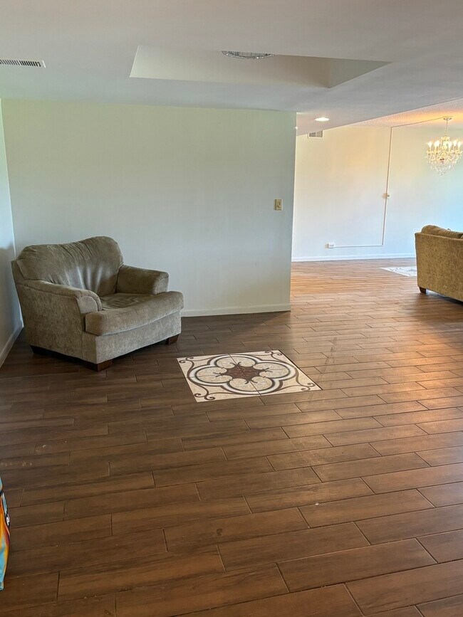 Building Photo - 13000 W Heiden Cir