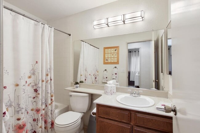 Building Photo - Charming 3 Bed / 2 Bath Home in Woodland