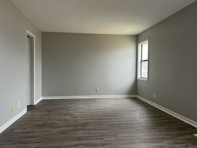 Building Photo - 755 Burcale Rd