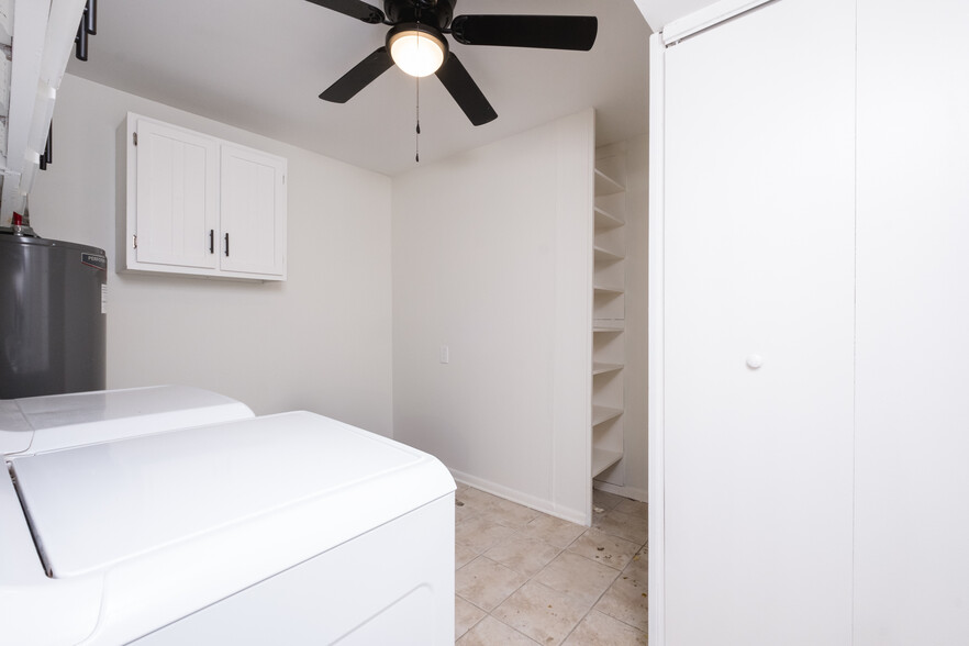Building Photo - 12 Rio Grande Forest Dr