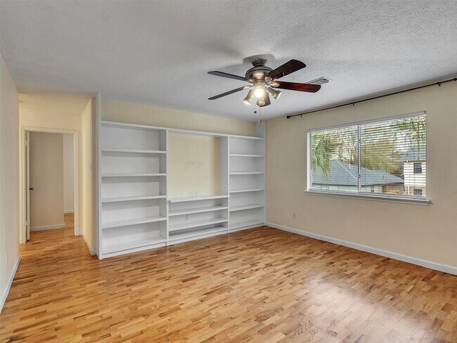 Building Photo - 1814 Oak Valley Dr