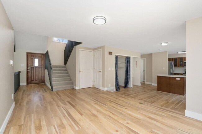 Building Photo - 2718 Granada Hills Dr
