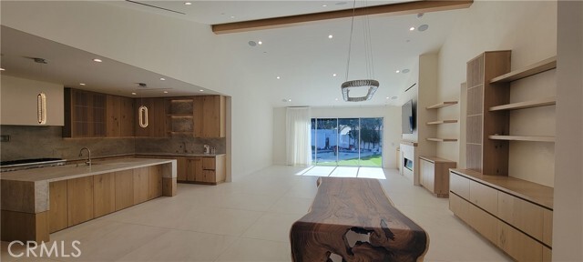 Building Photo - 5061 Woodley Ave