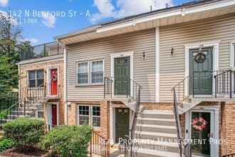 Building Photo - 142 N Bedford St