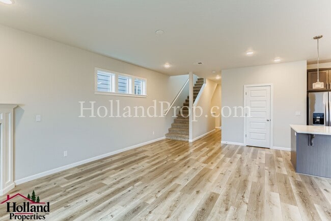 Building Photo - Amaizing 5-Bedroom, with Pergola! Move in special $300 off first month rent*** NEW PRICE at $2,750!