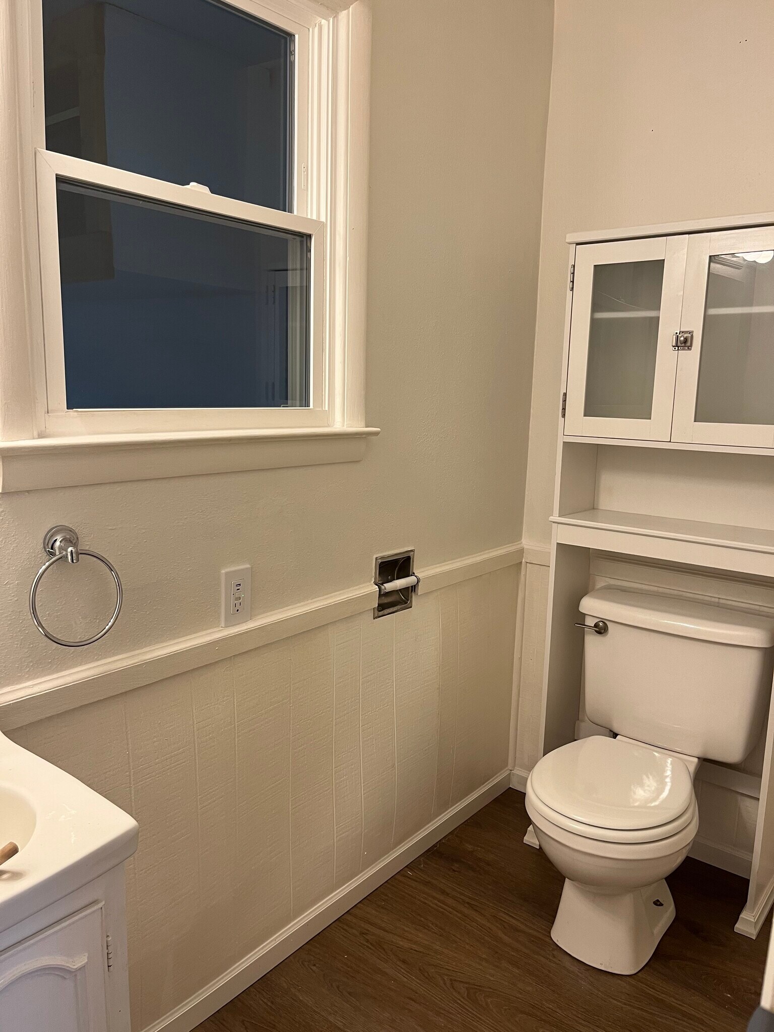 Half bath - 3249 W Breese Rd