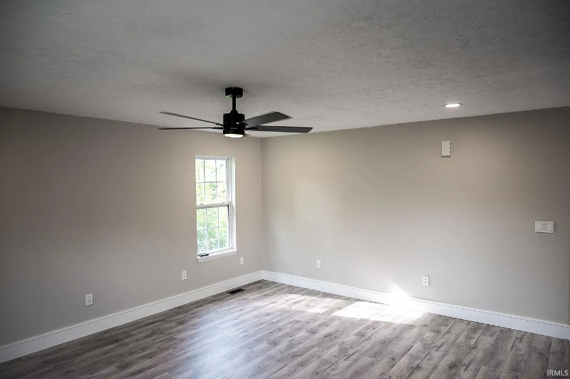 Building Photo - 916 E Dixon St