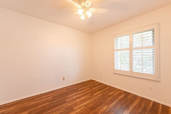 Building Photo - 9604 Blue Creek Ln