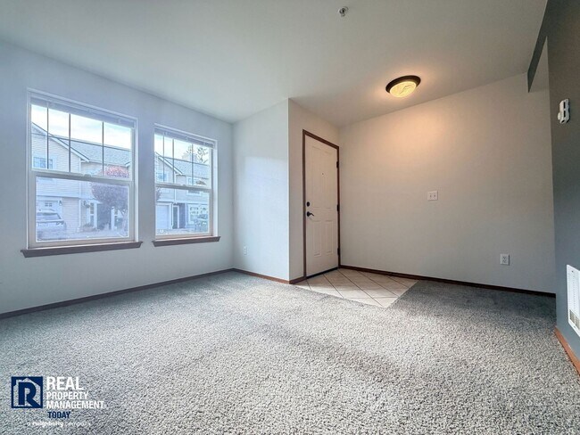 Building Photo - Courtney Ridge Townhome with Garage & Private Patio!