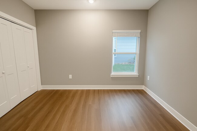 Building Photo - 12129/31 Cora