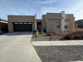 Building Photo - 7900 Tiburon Hills Drive NW