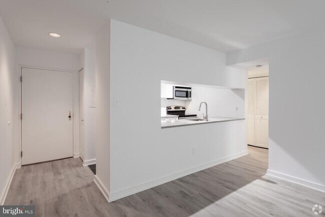 Primary Photo - 601 24th St NW