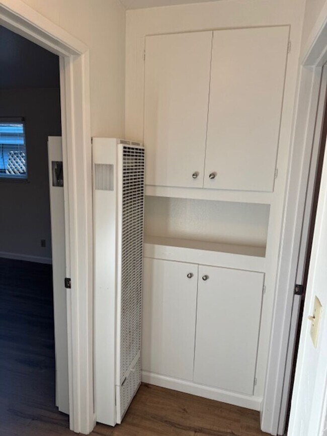 Building Photo - Cvet-2