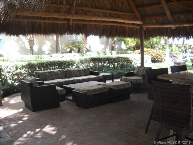 Building Photo - 3801 S Ocean Dr