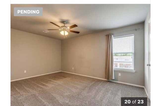 Building Photo - 10233 Hidden Village Dr