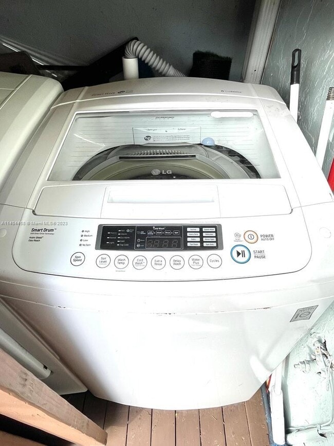 Building Photo - 1937 Sans Souci Blvd