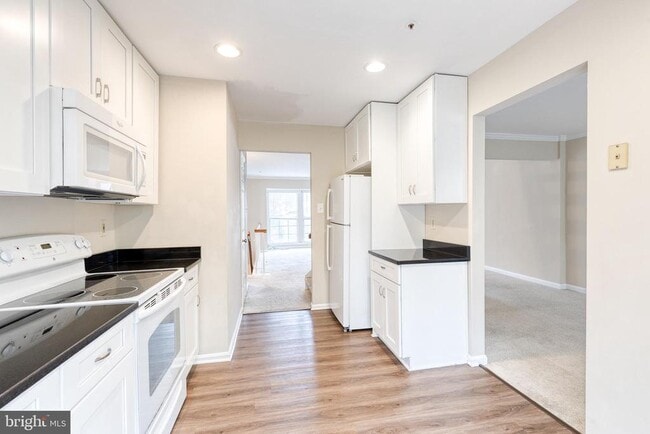 Building Photo - 2548 Ambling Cir