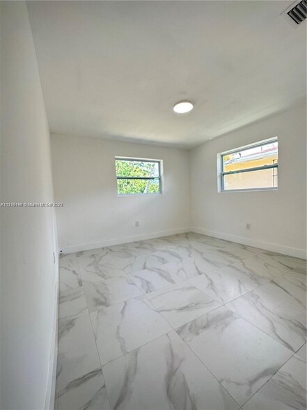 Building Photo - 1445 NW 34th St