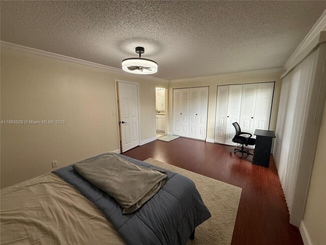 Building Photo - 27 Laredo Pl