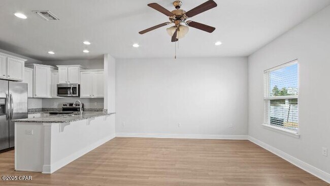 Building Photo - 7479 Shadow Lake Dr
