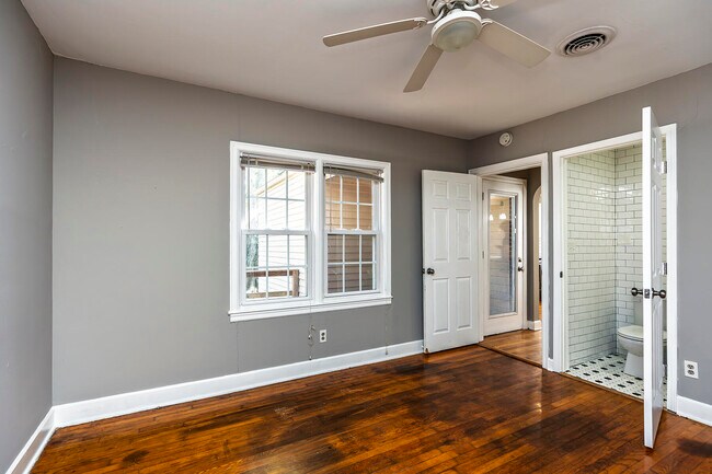 Building Photo - 2224 Harrodsburg Rd