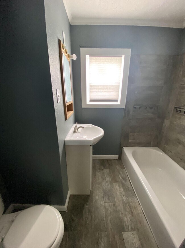 Building Photo - 3338 Ralston Ave