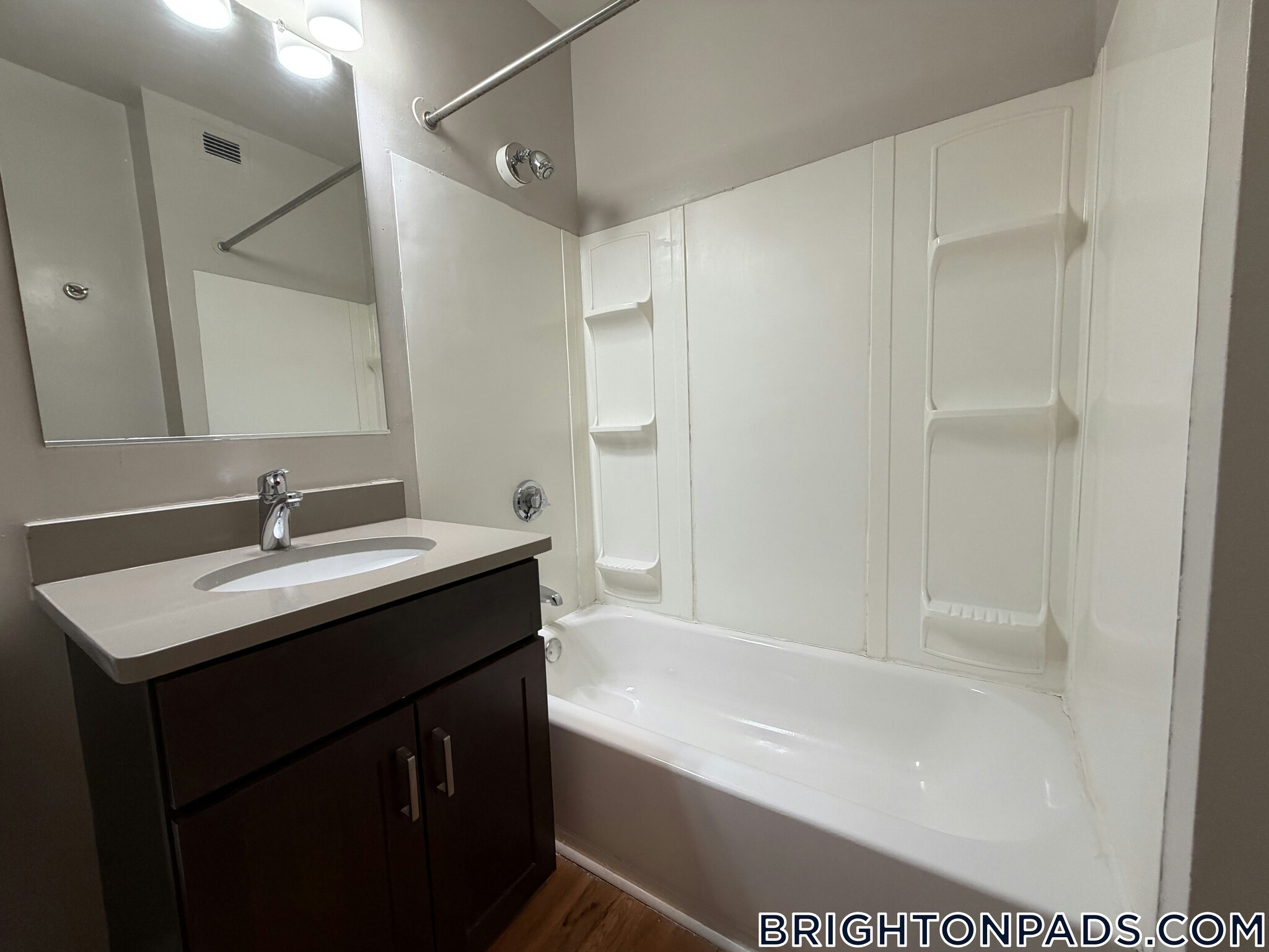 Building Photo - 9 Bronsdon St