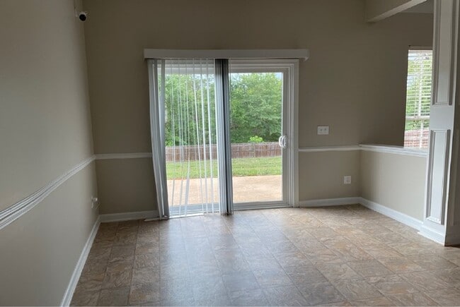 Building Photo - Beautiful Simpsonville Home