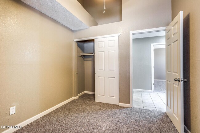 Building Photo - 14217 Thayer Pease Ave