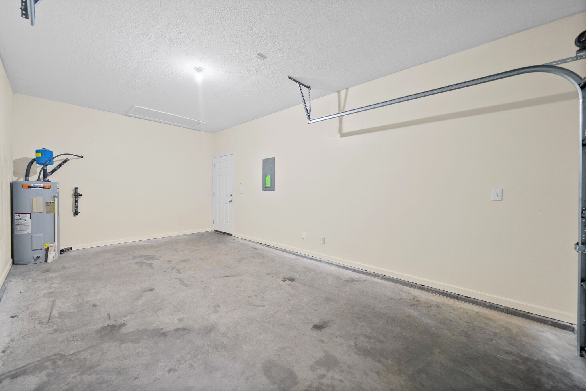 Building Photo - 109 Holland Dr