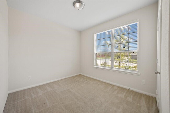 Building Photo - 9702 Fairymoss Ct