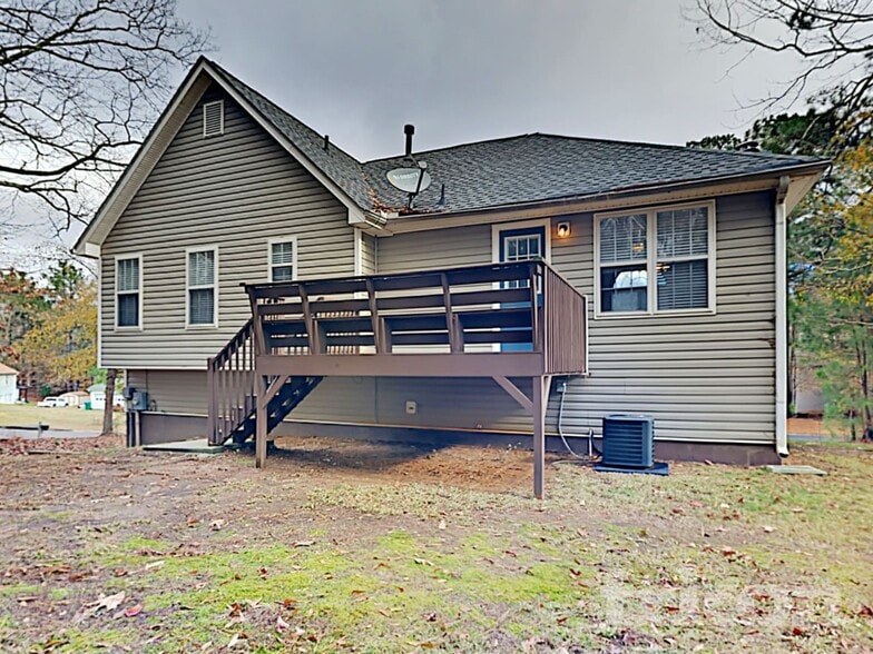 Building Photo - 241 Amy Blvd