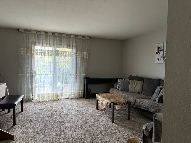 Building Photo - 1174 Hidden Ridge Rd