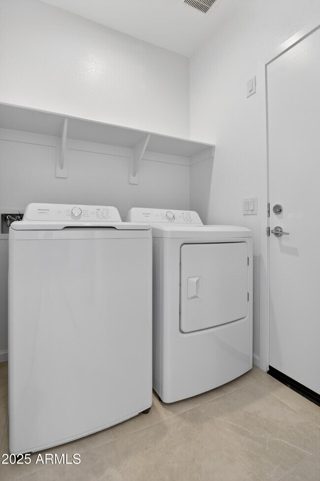 Building Photo - 12509 E Verbina Ln