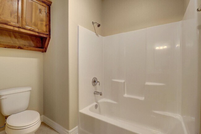 Building Photo - 2202 Crystal Bay Dr.