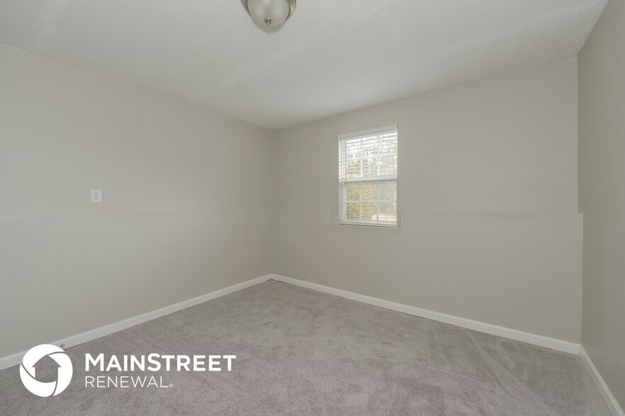 Building Photo - 706 Pinehurst Point