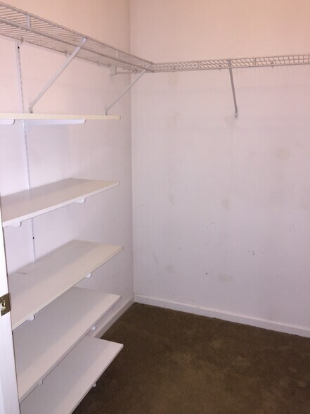 Walk in Closet - 35 Christine Dr