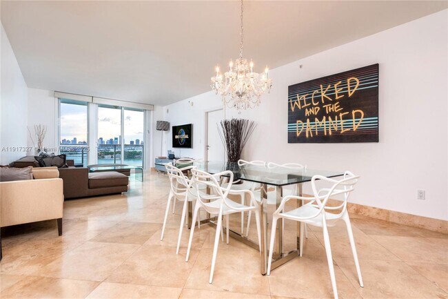 Building Photo - 520 West Ave