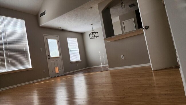 Building Photo - 6819 Highwind Bend Ln