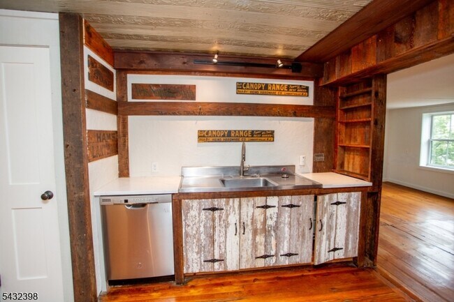 Building Photo - 54 Coryell St