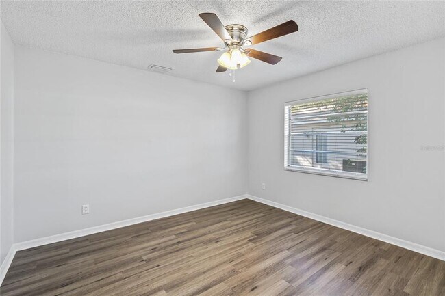 Building Photo - 2711 N Dellwood Dr