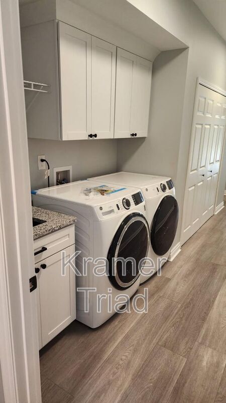 Building Photo - 16105 Chesapeake Cir