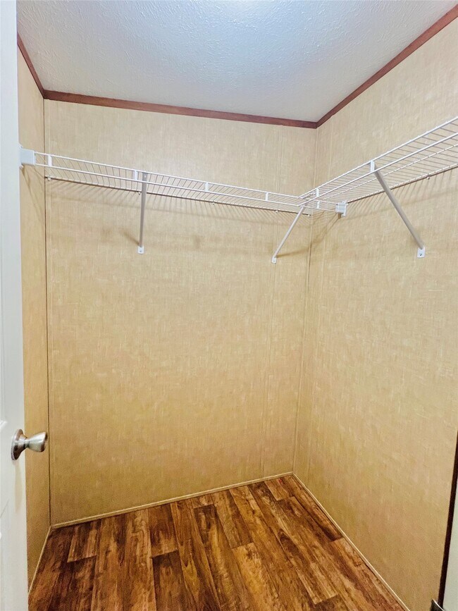 Building Photo - 16381 Hunters Green Dr