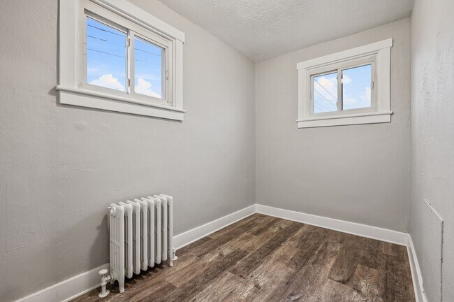 Building Photo - 101-103 E Agnew Avenue