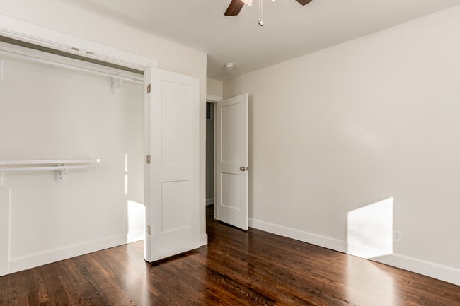 Building Photo - 4732 W 61st Terrace