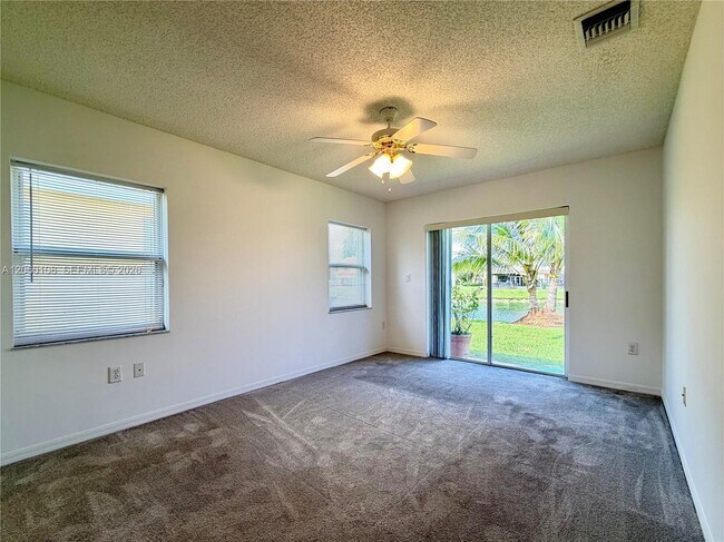 Building Photo - 7557 SW 164th Ct