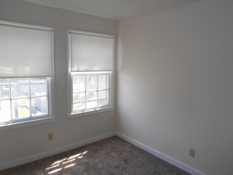 Building Photo - 4403 E Bayley St