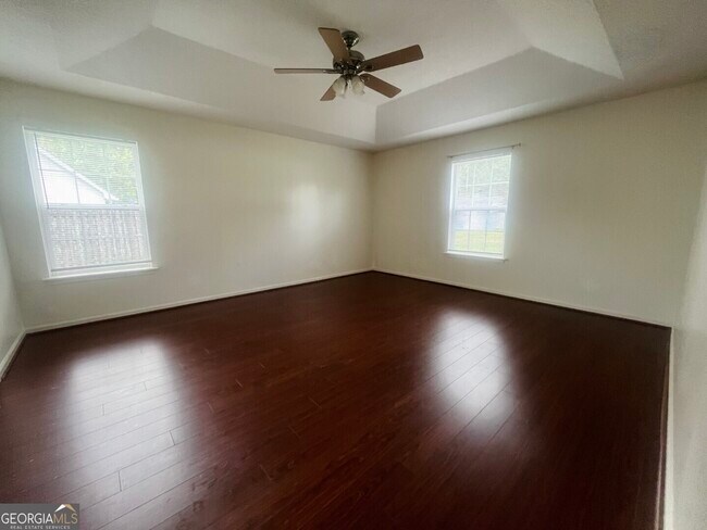 Building Photo - 435 Creekside Dr